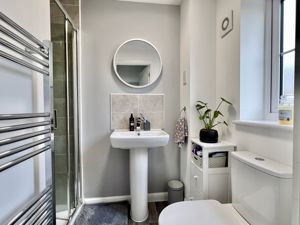 Ensuite- click for photo gallery